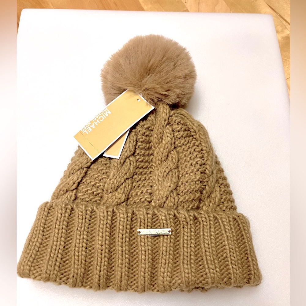 NWT Michael Kors fleece lined PomPom beanie, caramel Brown
